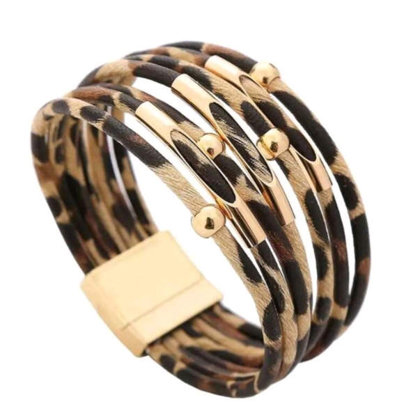 Leopard Print Magnetic Gold Bracelet - Picture 5 of 5